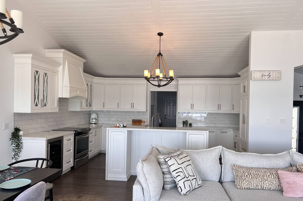 Photo of Livingroom in Alcona