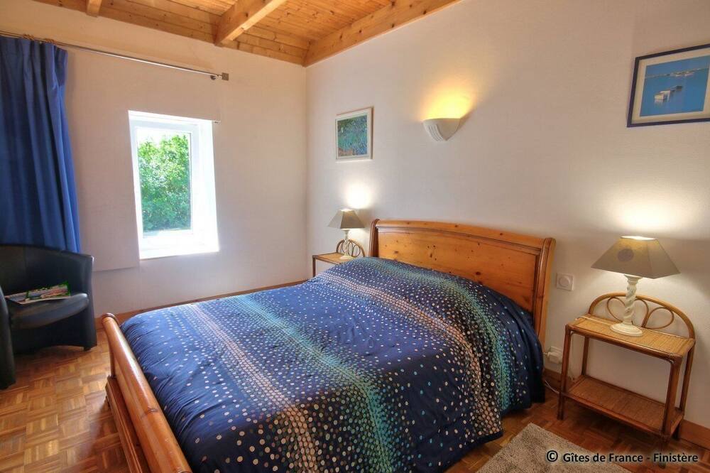 Photo of Bedroom in Plouenan