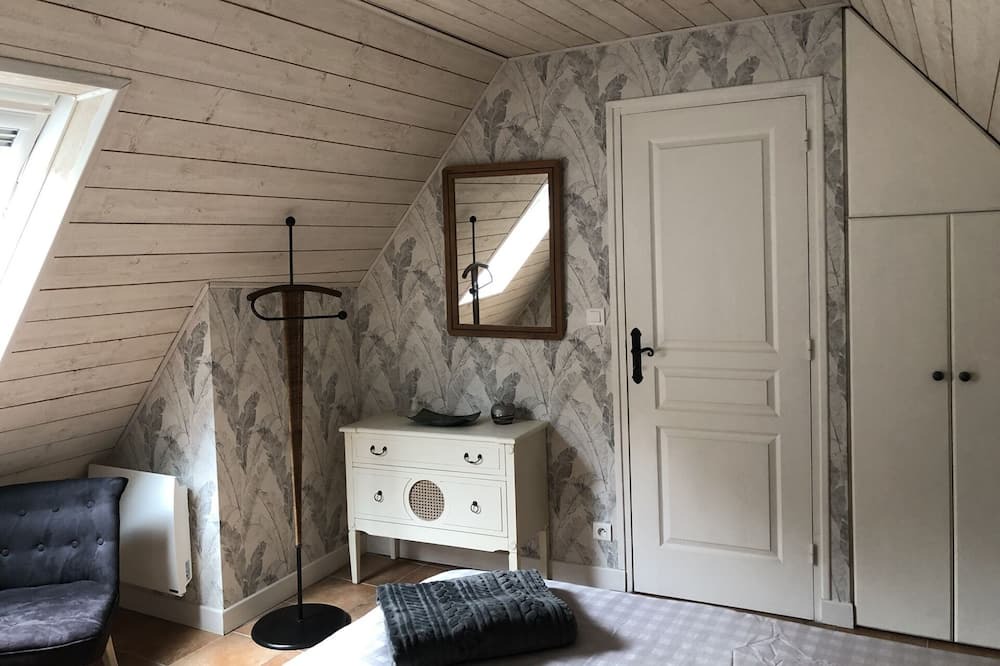 Photo of Others in Locronan