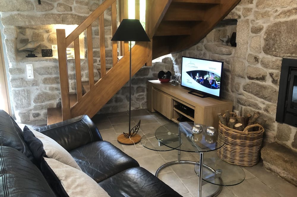 Photo of Others in Locronan