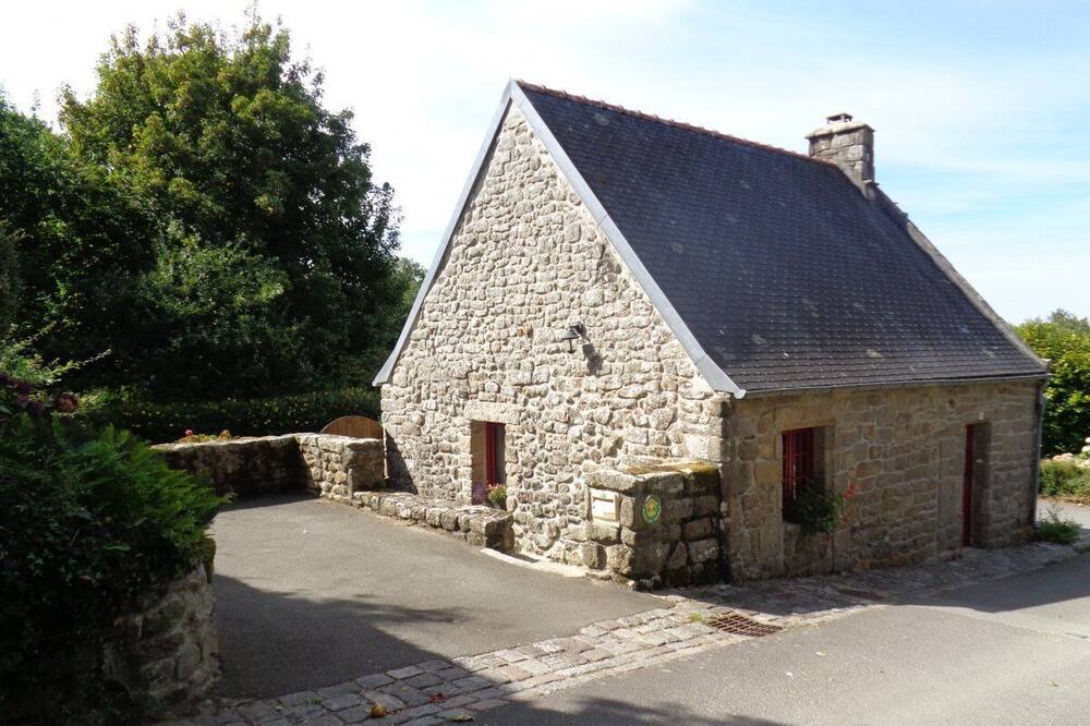 Photo of Outdoor in Locronan