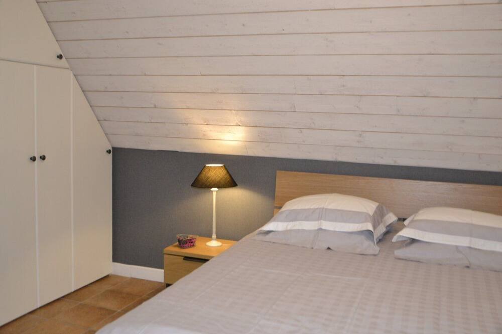 Photo of Bedroom in Locronan