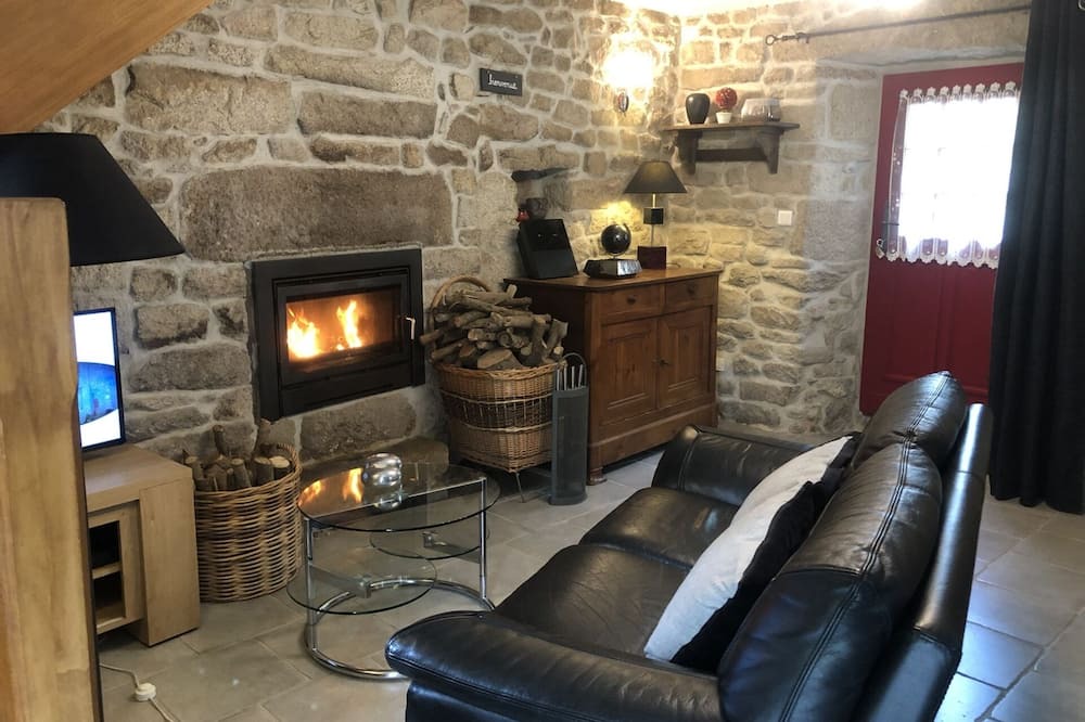 Photo of Others in Locronan