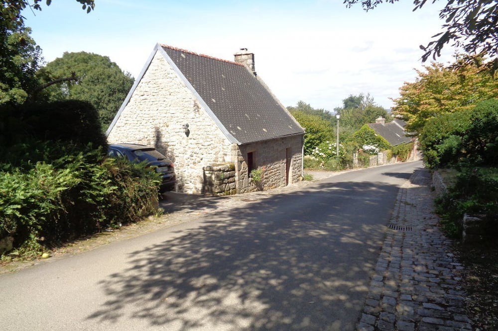 Photo of Outdoor in Locronan