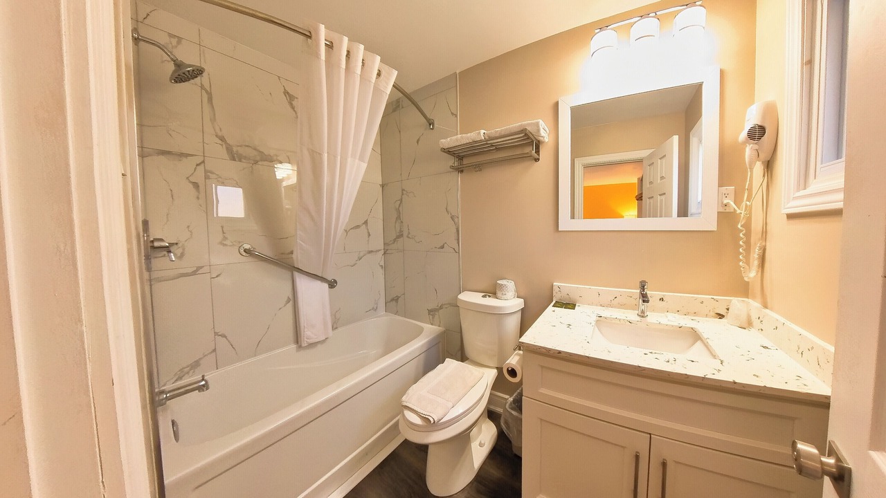 Photo of Bathroom in Kincardine