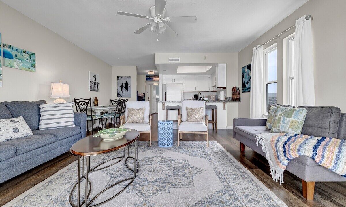 Photo of Livingroom in McCutcheon Field