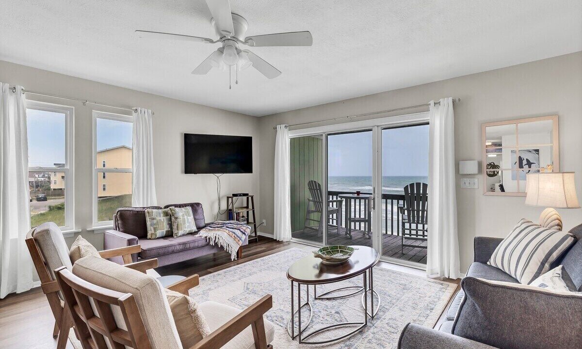 Photo of Livingroom in McCutcheon Field