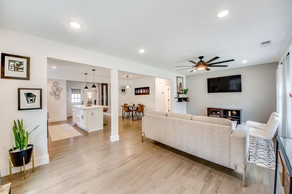 Photo of Livingroom in Collier Heights