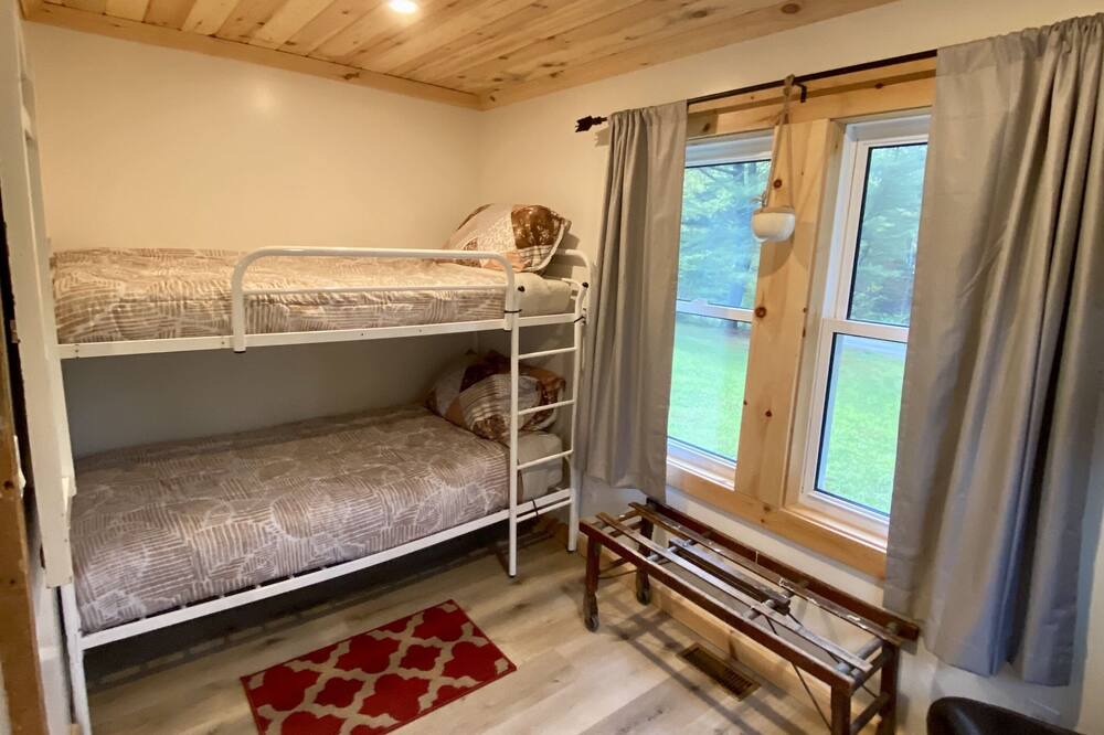 Photo of Bedroom in Perry
