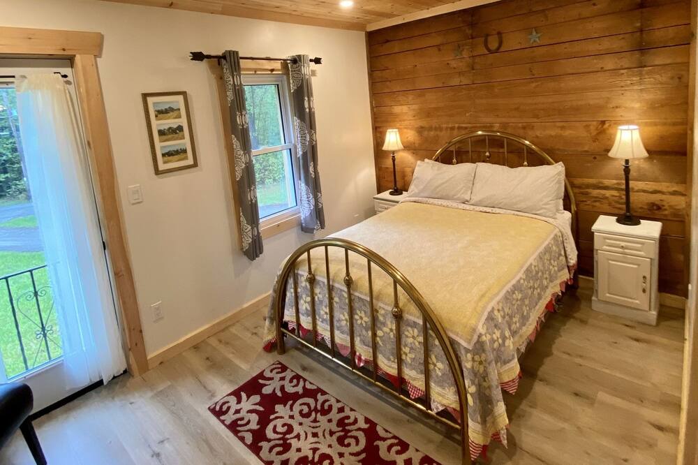 Photo of Bedroom in Perry