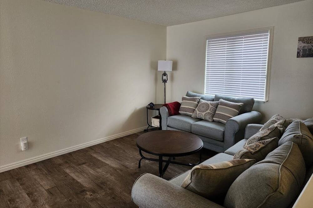 Photo of Livingroom in Dinosaur