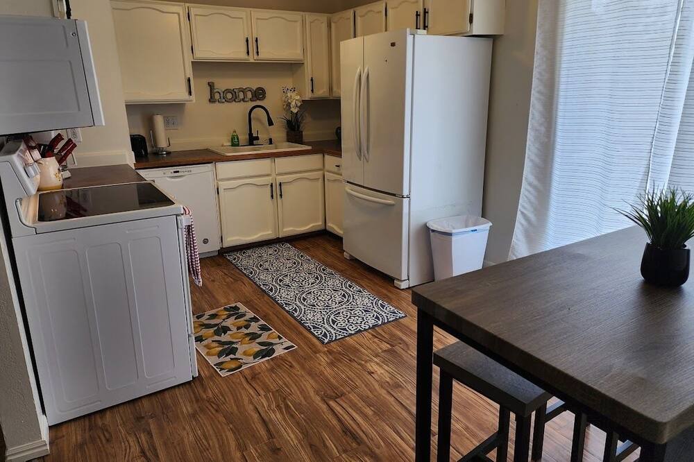 Photo of Kitchen in Dinosaur