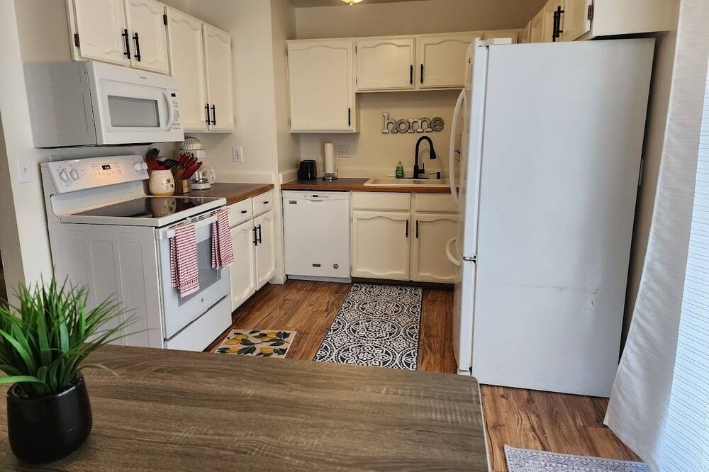 Photo of Kitchen in Dinosaur