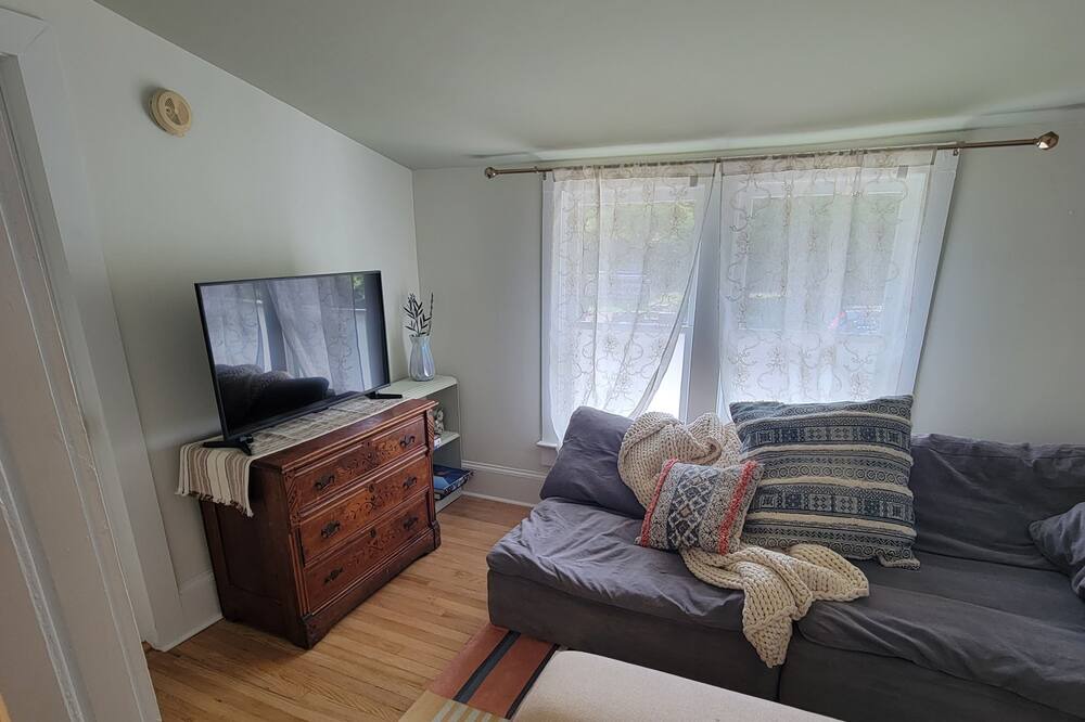 Photo of Livingroom in Downtown