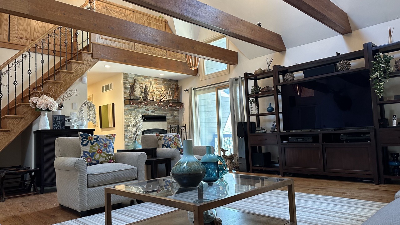 Photo of Livingroom in Culver