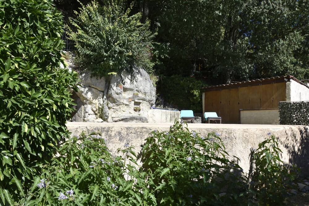 Photo of Outdoor in Meounes-les-Montrieux