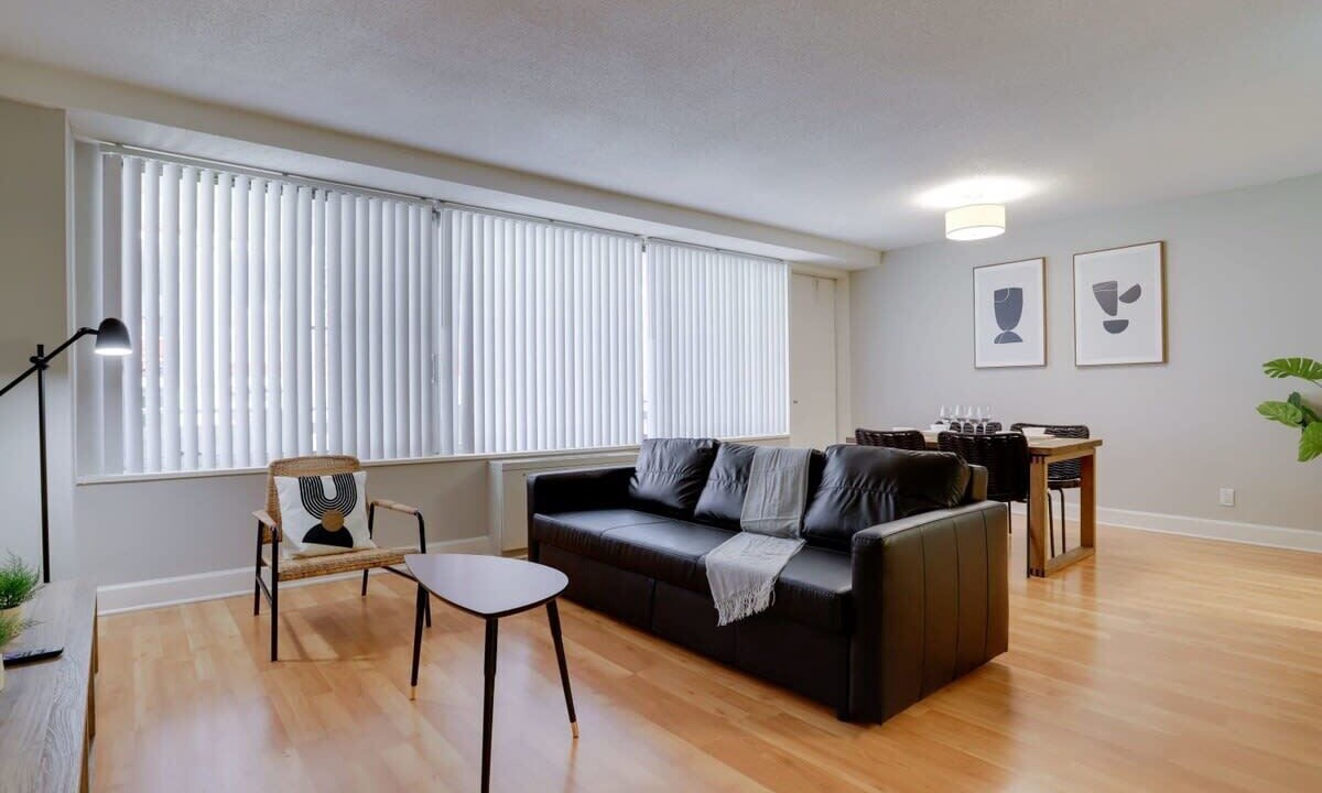 Photo of Livingroom in Crystal City