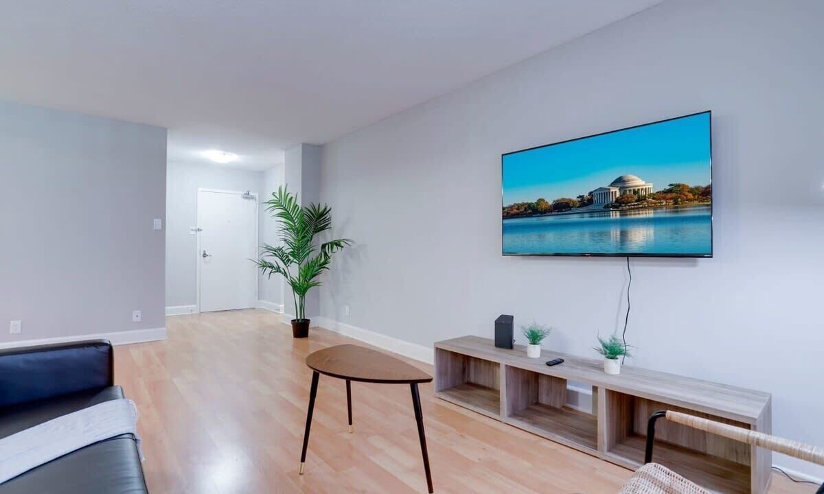 Photo of Livingroom in Crystal City