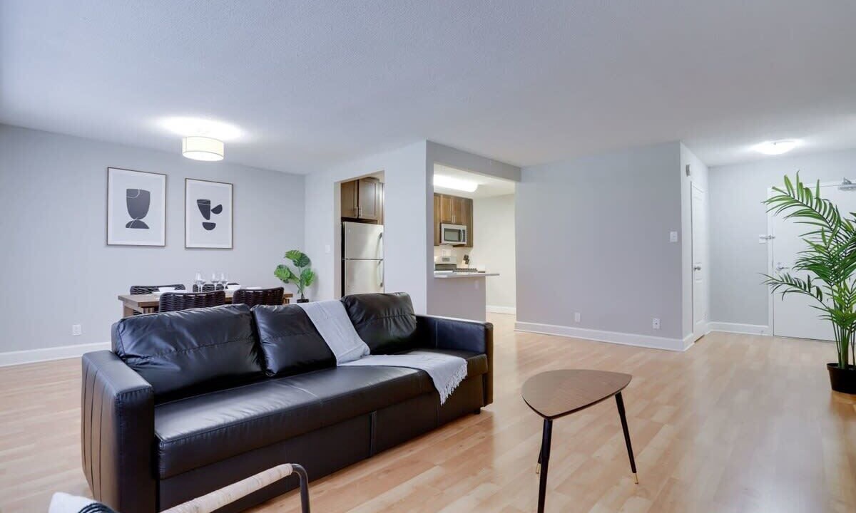 Photo of Livingroom in Crystal City