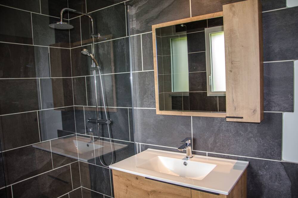 Photo of Bathroom in Saint-Thome