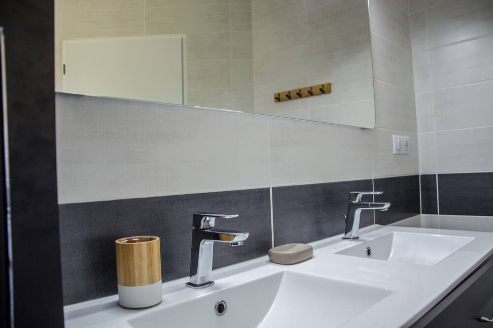 Photo of Bathroom in Saint-Thome