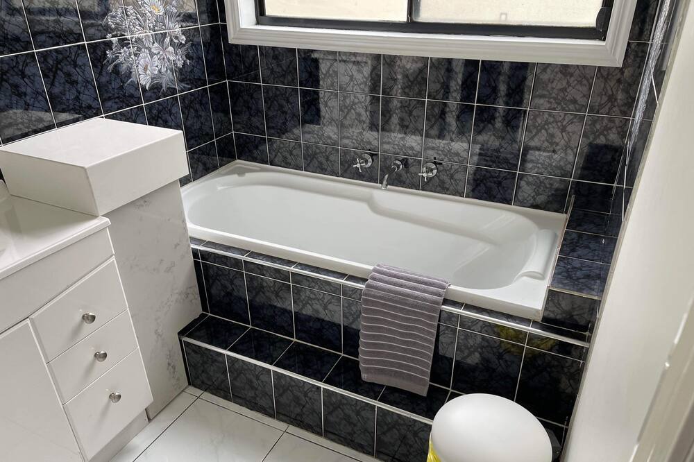 Photo of Bathroom in Caroline Springs