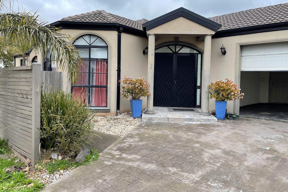 Photo of Outdoor in Caroline Springs