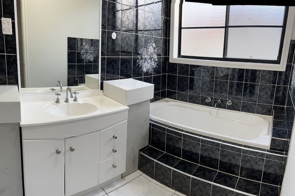 Photo of Bathroom in Caroline Springs