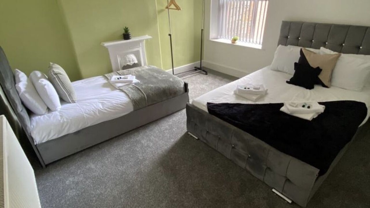 Photo of Others in Cwm Frwd Oer