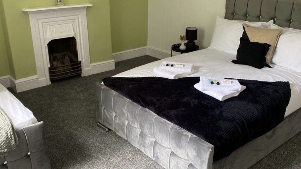 Photo of Others in Cwm Frwd Oer