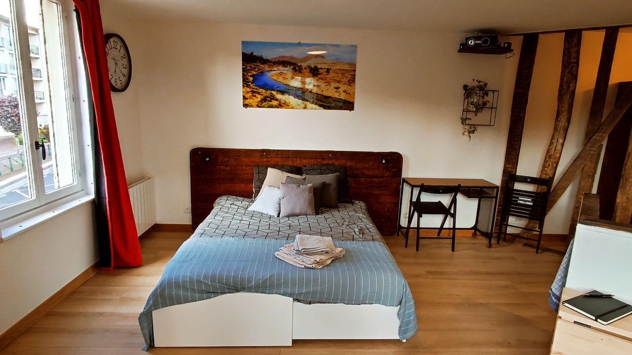 Photo of Bedroom in Limoges