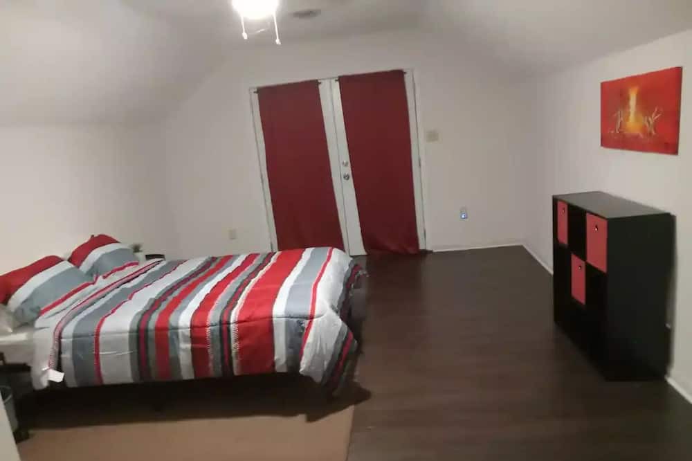 Photo of Bedroom in Yale