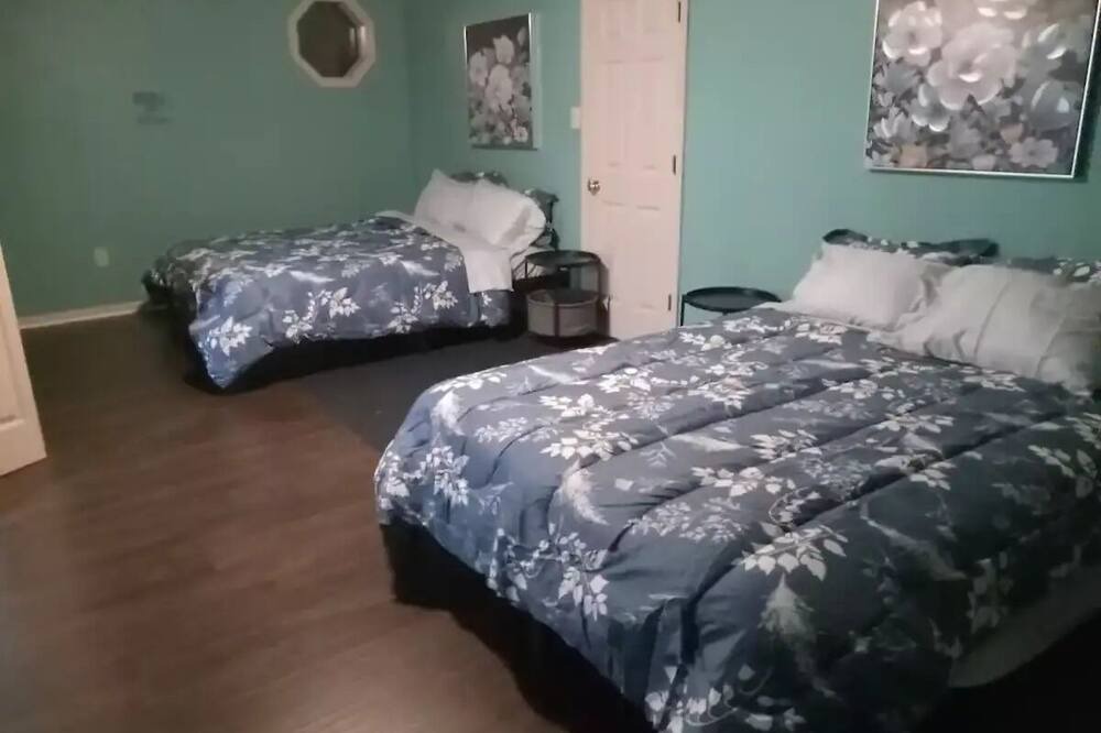 Photo of Bedroom in Yale