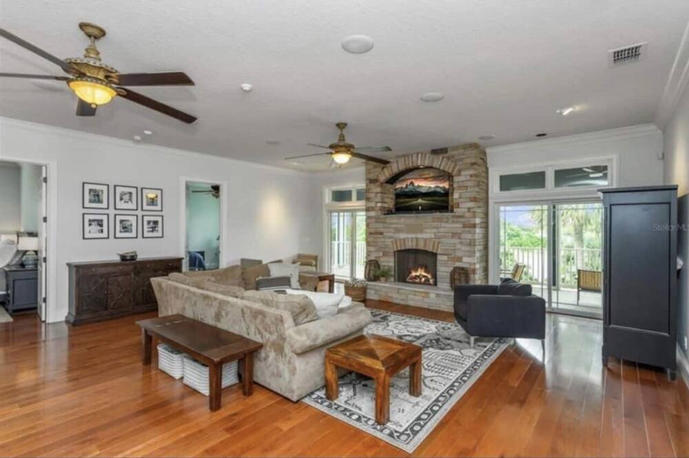 Photo of Livingroom in Heathrow