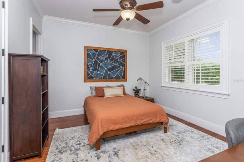 Photo of Bedroom in Heathrow