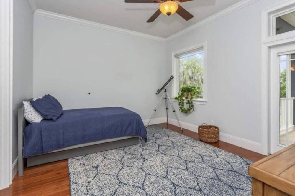 Photo of Bedroom in Heathrow