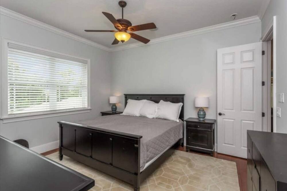 Photo of Bedroom in Heathrow