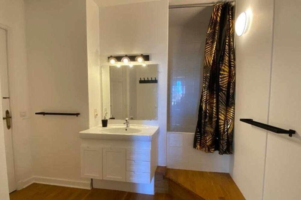 Photo of Bathroom in Mazamet