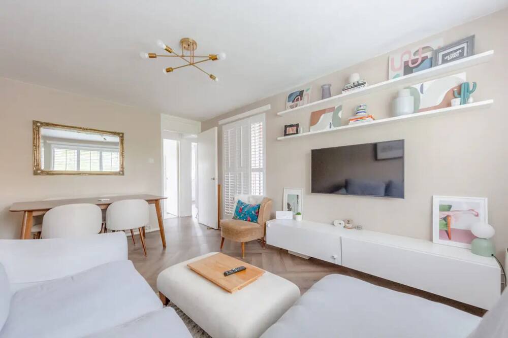 Photo of Livingroom in Brondesbury Park
