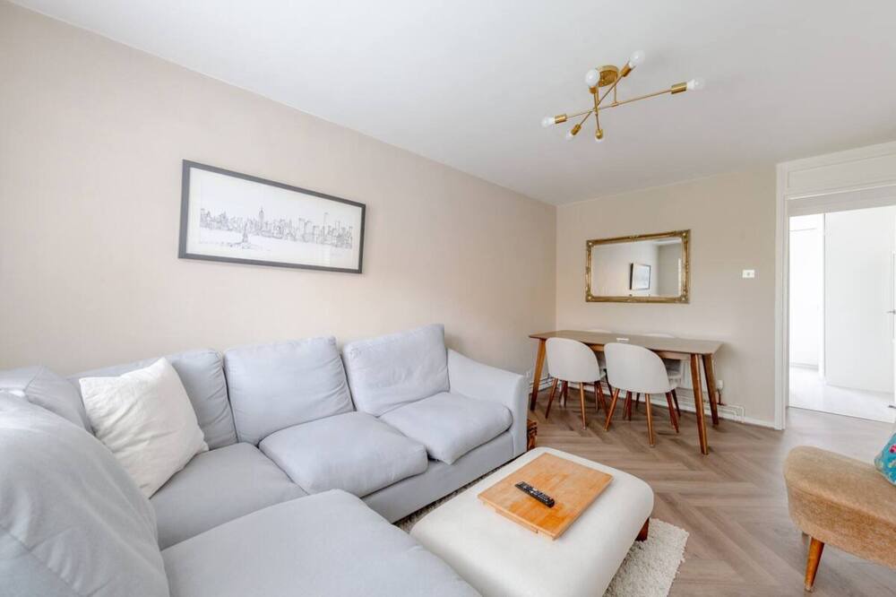 Photo of Livingroom in Brondesbury Park