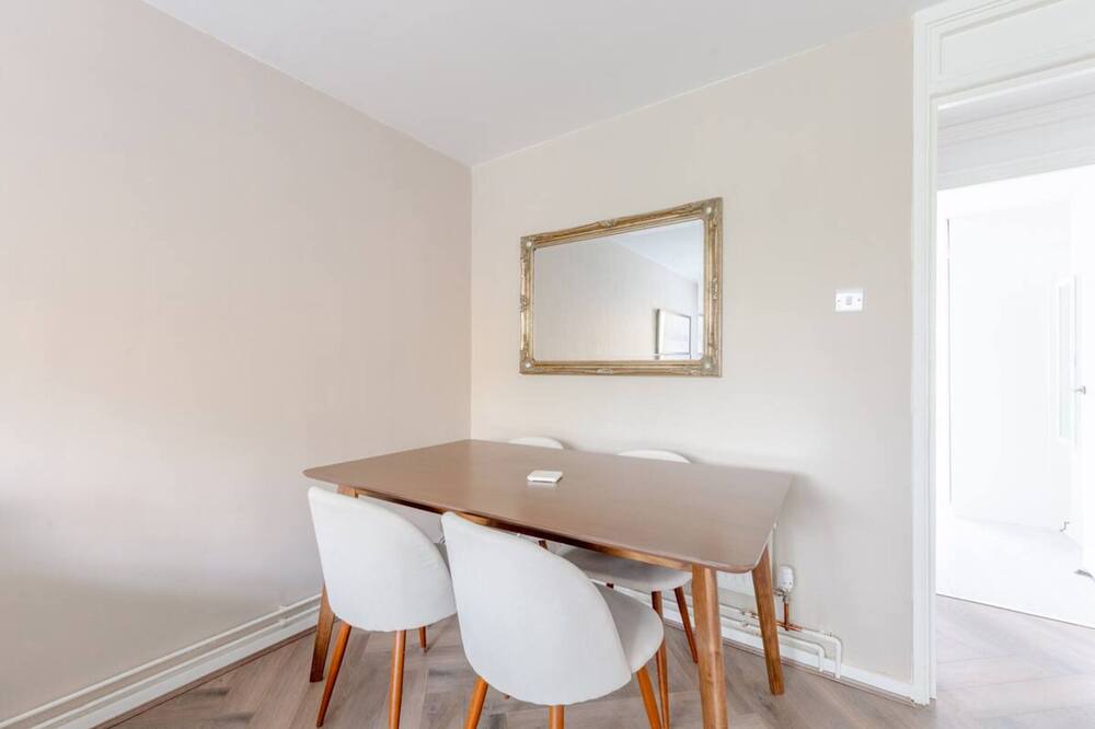 Photo of Others in Brondesbury Park