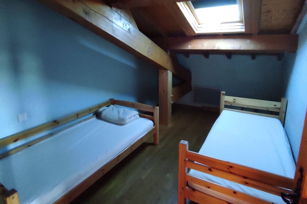 Photo of Bedroom in Calmont