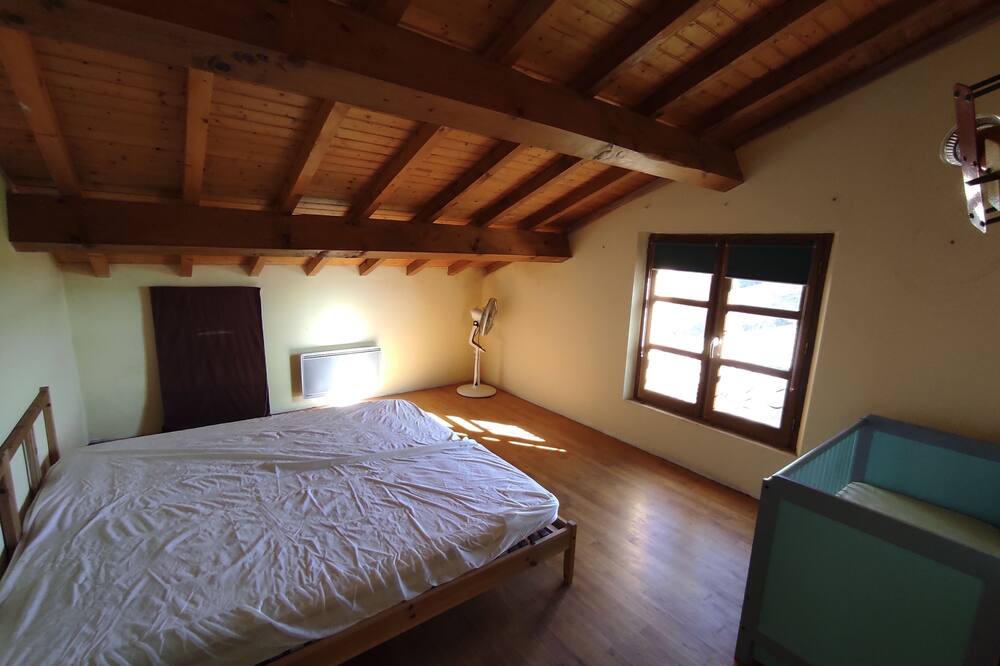 Photo of Bedroom in Calmont