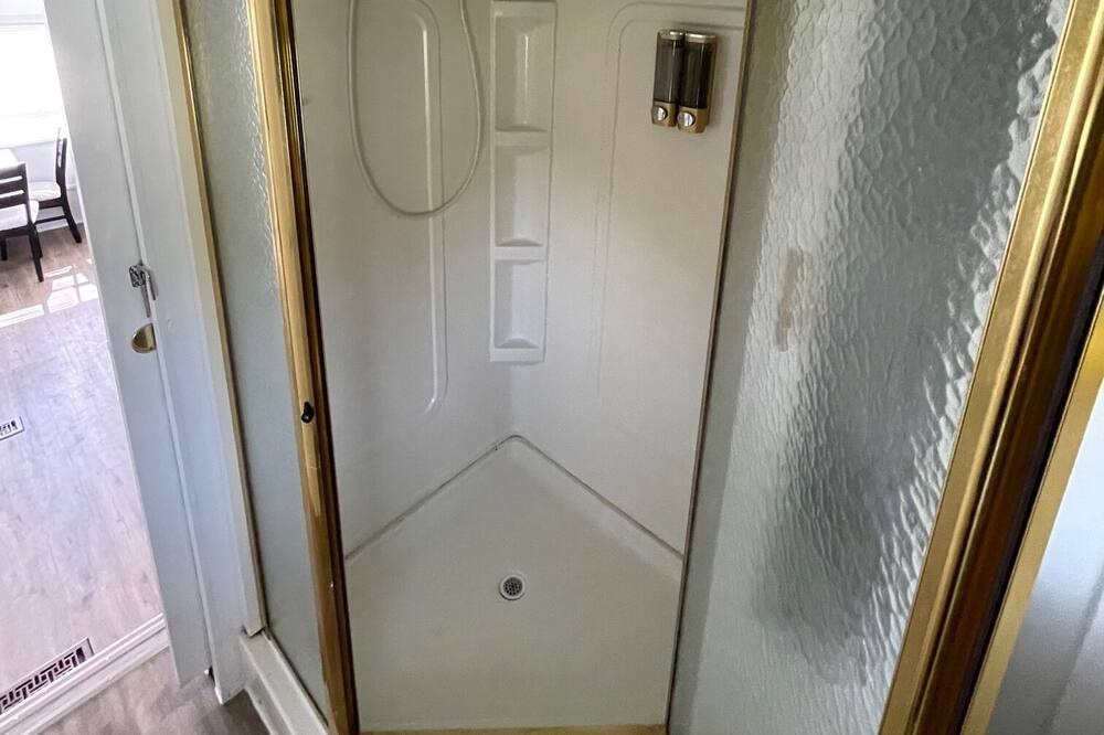 Photo of Bathroom in Quinlan