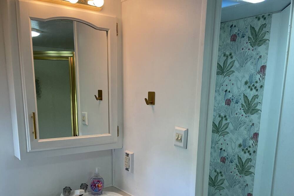 Photo of Bathroom in Quinlan
