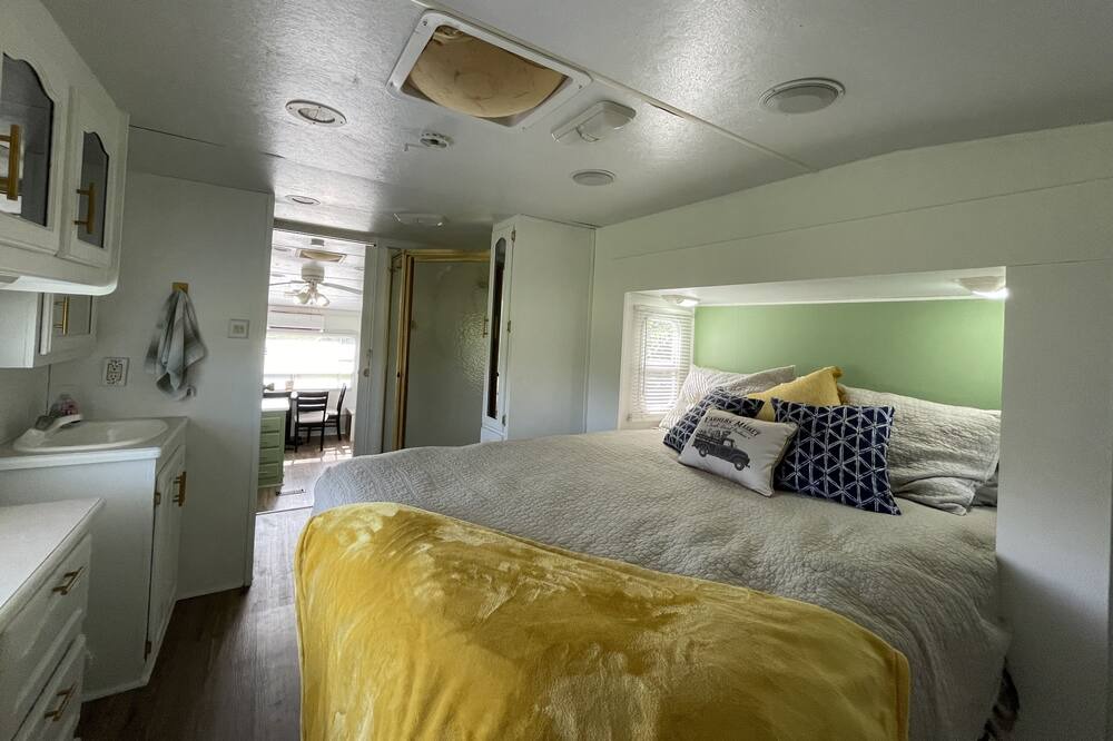 Photo of Bedroom in Quinlan