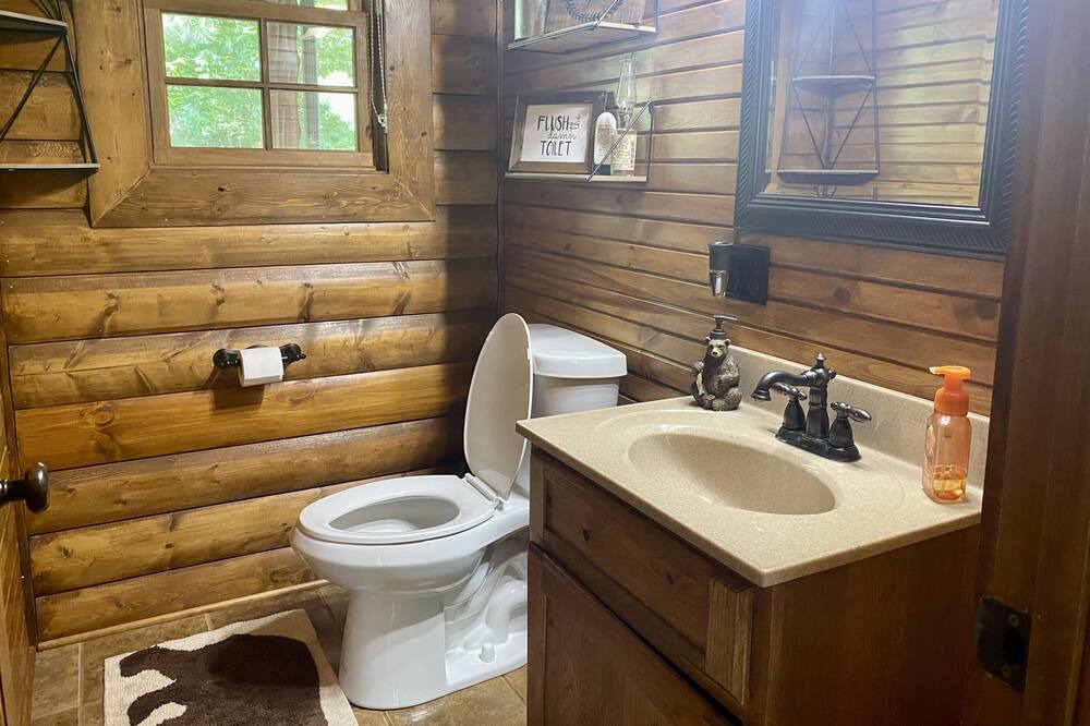 Photo of Bathroom in Doniphan