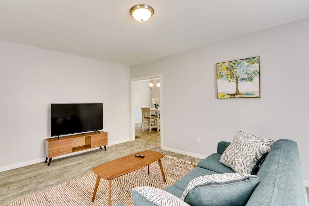 Photo of Livingroom in Waterbury