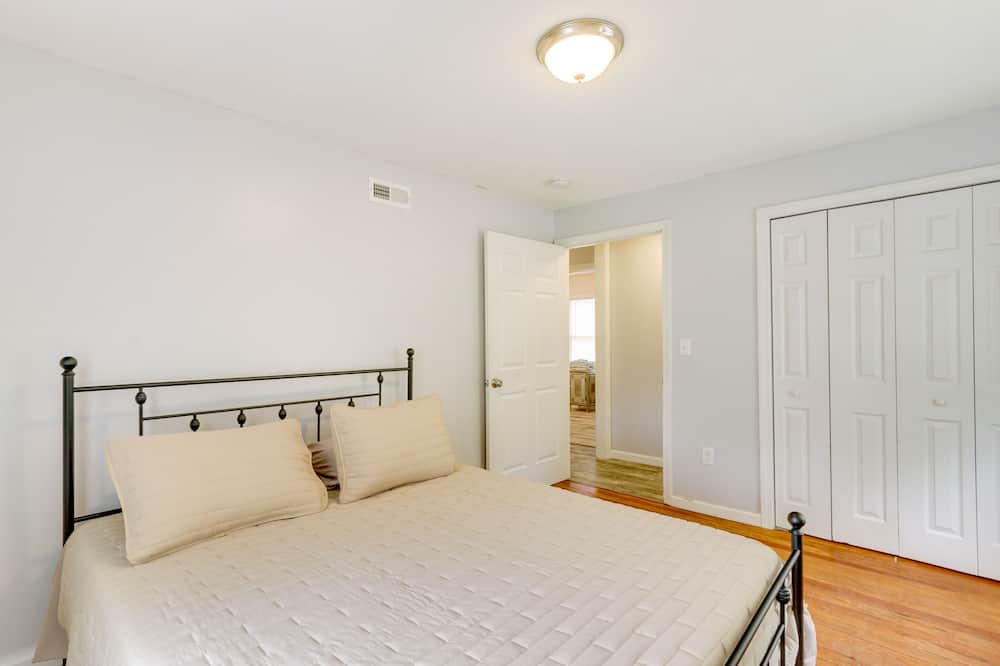 Photo of Bedroom in Waterbury