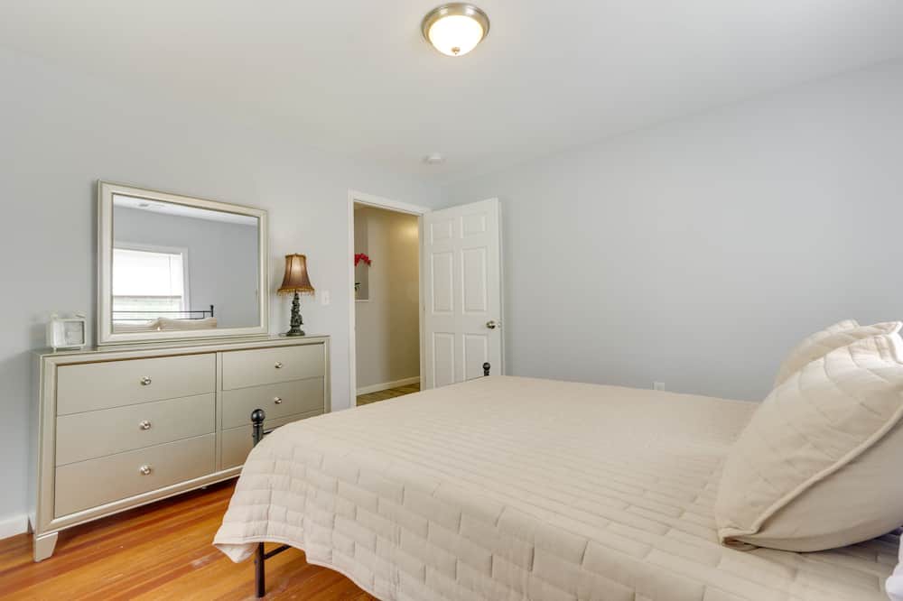 Photo of Bedroom in Waterbury